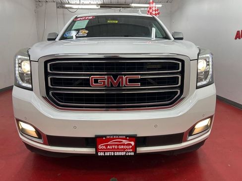 Used 2016 GMC Yukon XL SLT RWD image 3
