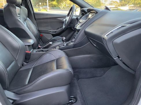 Used 2016 Ford Focus ST w/ Equipment Group 402A image 10