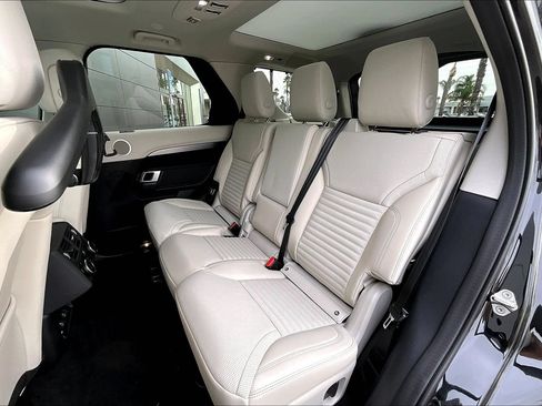 New 2026 Land Rover Discovery Limited Edition AWD/4WD image 10