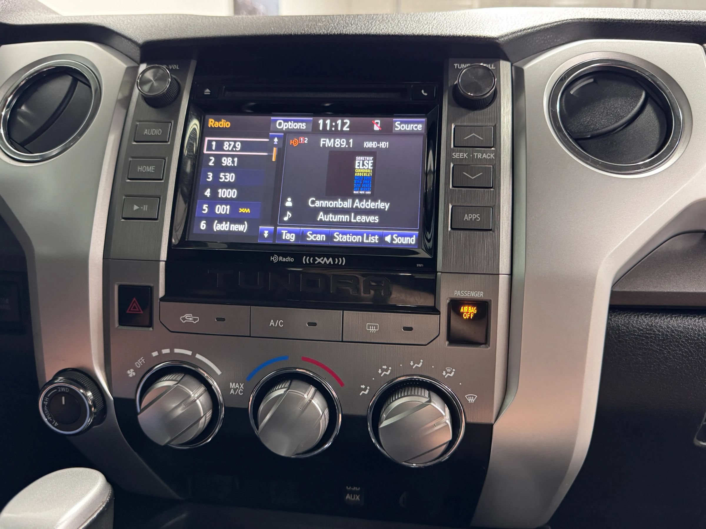 Used 2014 Toyota Tundra SR5 w/ SR5 Upgrade Package AWD/4WD image 20