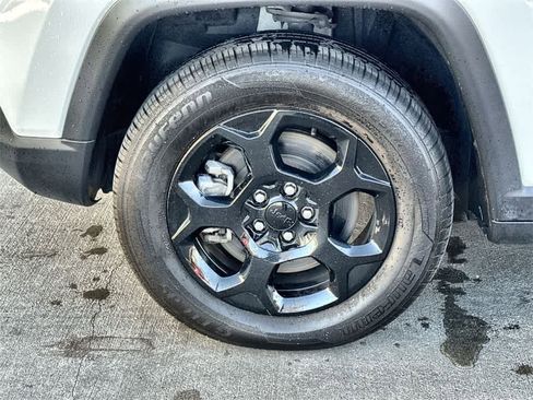 Used 2023 Jeep Compass Trailhawk image 9