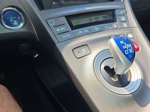 Used 2014 Toyota Prius Two FWD image 10