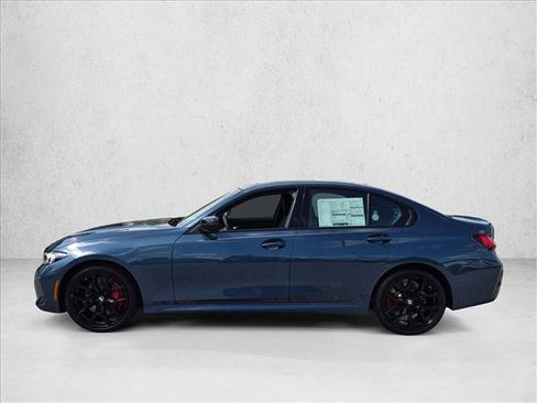 Used 2026 BMW 330i Sedan w/ M Sport Package RWD image 5