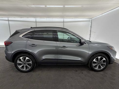 Used 2024 Ford Escape Platinum image 7