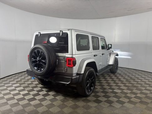Used 2022 Jeep Wrangler Unlimited Sahara w/ Cold Weather Group image 5