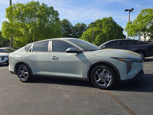 New 2026 Kia K4 LXS image 1