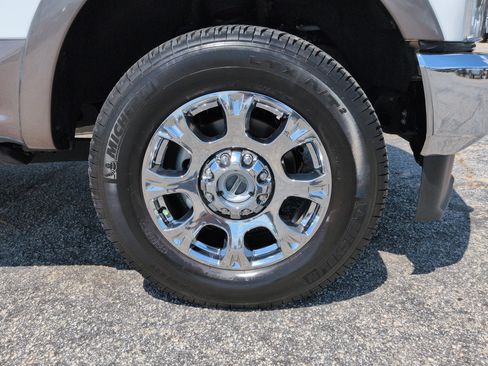 Used 2022 Ford F350 King Ranch w/ King Ranch Ultimate Package AWD/4WD image 9