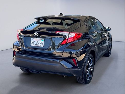 Used 2018 Toyota C-HR XLE FWD image 6