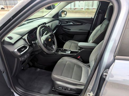 Used 2022 Chevrolet TrailBlazer LT FWD image 8