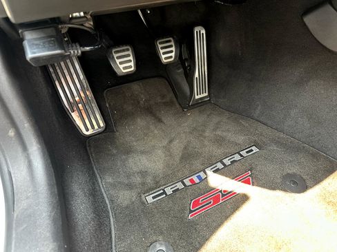 Used 2018 Chevrolet Camaro SS image 19
