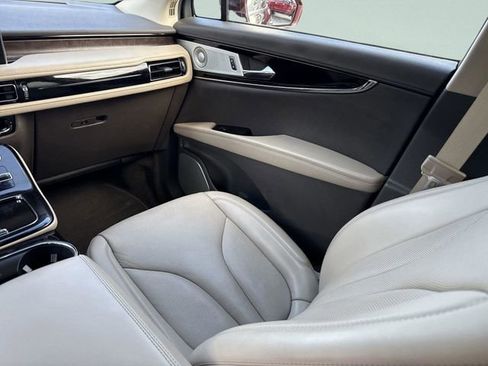 Certified 2022 Lincoln Nautilus Reserve w/ Equipment Group 202A image 29