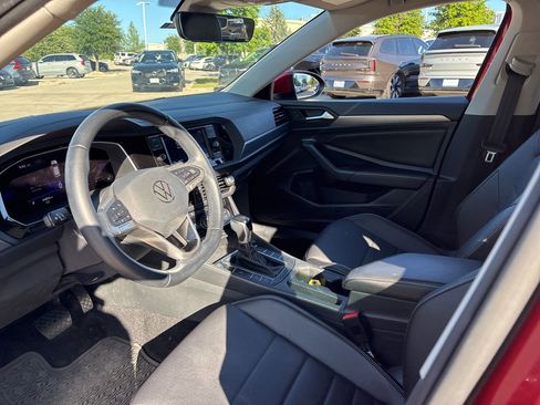 Used 2022 Volkswagen Jetta SE image 17