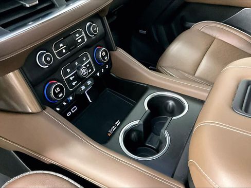 Used 2024 Chevrolet Tahoe High Country AWD/4WD image 14