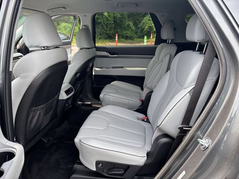 Used 2025 Hyundai Palisade SEL FWD image 29