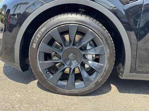 Used 2022 Tesla Model Y Long Range AWD/4WD image 7