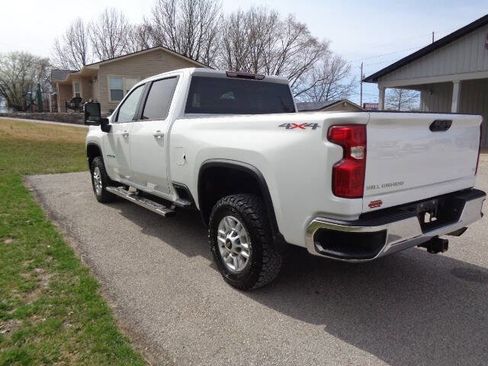 Used 2023 Chevrolet Silverado 2500 LT image 3