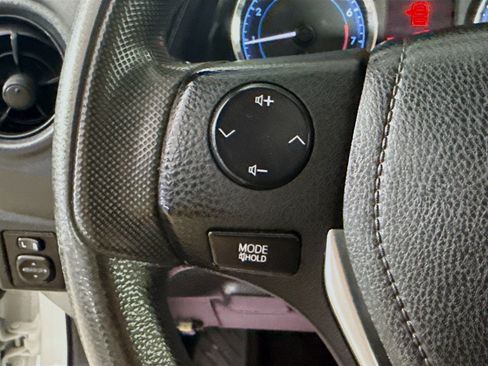 Used 2017 Toyota Corolla L w/ Carpet Mat Package (TMS) FWD image 14