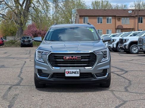 Used 2023 GMC Terrain SLE w/ Driver Convenience Package AWD/4WD image 2