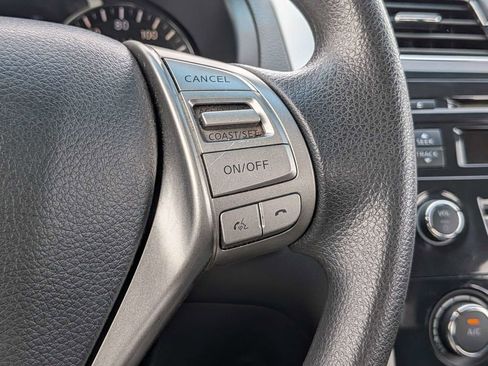Used 2013 Nissan Altima 2.5 S FWD image 22