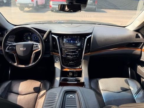 Used 2018 Cadillac Escalade ESV Premium Luxury AWD/4WD image 22