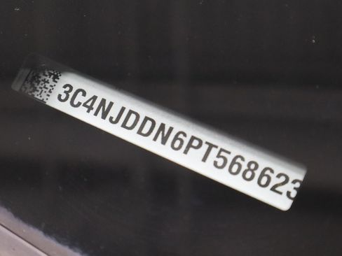 Used 2023 Jeep Compass Trailhawk w/ Trailhawk Convenience Group image 33