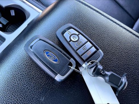 Used 2021 Ford Expedition XLT AWD/4WD image 14