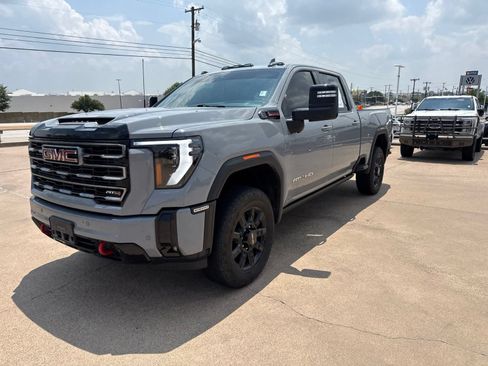 Used 2025 GMC Sierra 2500 AT4 w/ AT4 Premium Plus Package AWD/4WD image 3