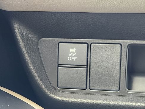 Used 2023 Honda HR-V LX image 23