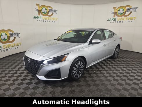 Used 2023 Nissan Altima 2.5 SV w/ SV Premium Package AWD/4WD image 4