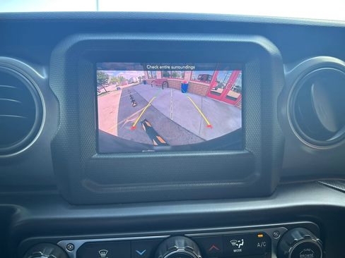 Used 2022 Jeep Wrangler Unlimited Sport AWD/4WD image 17