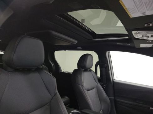 Certified 2025 Toyota Sienna Platinum AWD/4WD image 12