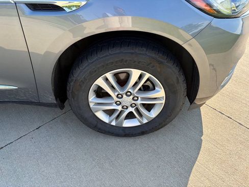 Used 2019 Buick Enclave Essence AWD/4WD image 26