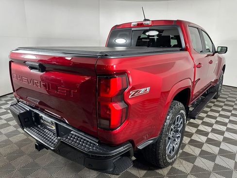 Used 2023 Chevrolet Colorado Z71 w/ Z71 Convenience Package 2 AWD/4WD image 5
