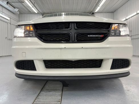 Used 2020 Dodge Journey SE w/ Blacktop Package FWD image 11