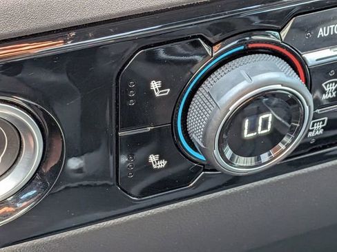 Used 2022 Chevrolet Silverado 1500 LT w/ Z71 Off-Road Package image 22