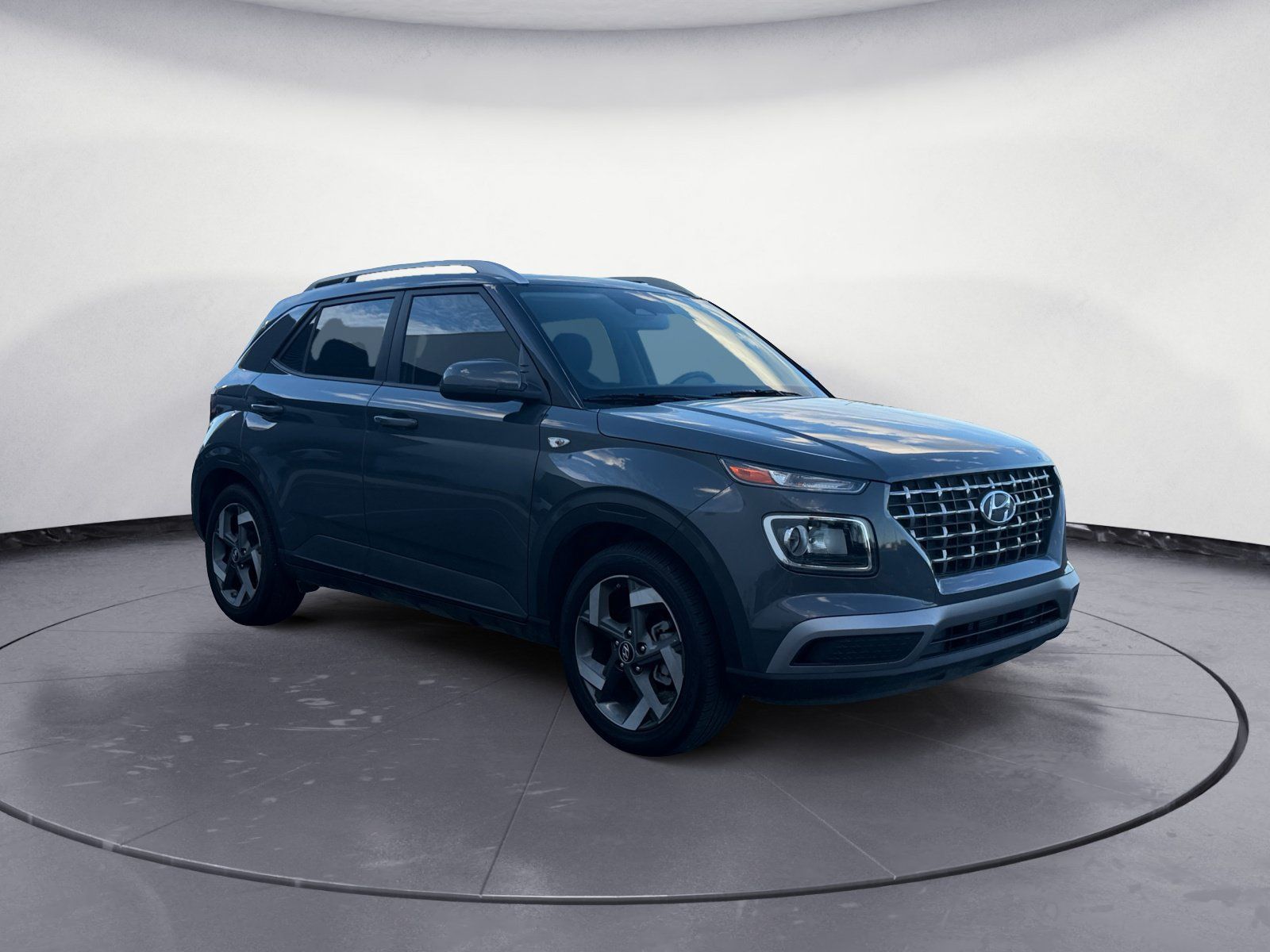 Used 2025 Hyundai Venue SEL FWD image 7