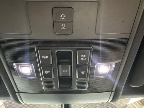 Used 2020 Volkswagen Atlas Cross Sport SE AWD/4WD image 47