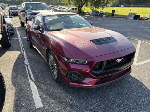 Used 2025 Ford Mustang GT Premium image 2