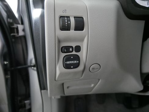 Used 2010 Subaru Forester 2.5X Premium image 26