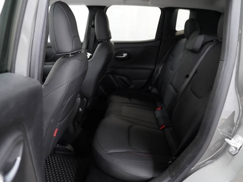 Used 2022 Jeep Renegade Trailhawk image 5