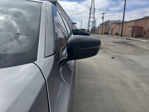 Used 2020 BMW 740i w/ Luxury Rear Seating Package image 11