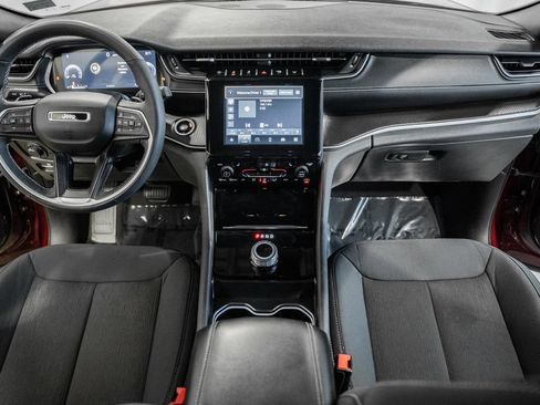 Certified 2024 Jeep Grand Cherokee Laredo w/ Luxury Tech Group I AWD/4WD image 19
