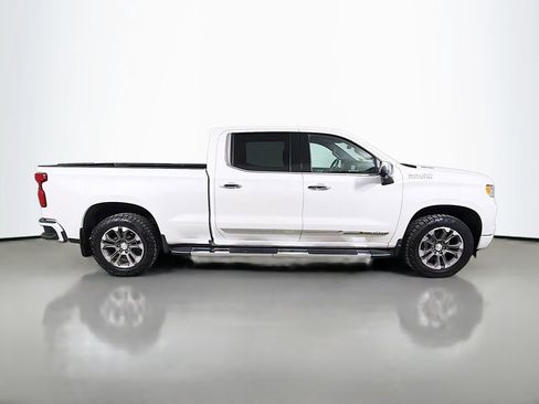 Used 2022 Chevrolet Silverado 1500 High Country w/ Z71 Off-Road Package AWD/4WD image 5