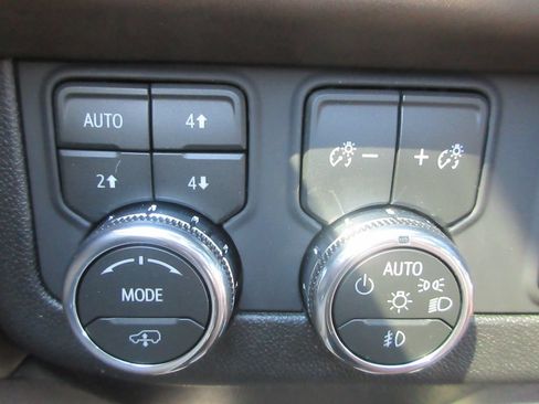 New 2026 GMC Yukon XL Denali Ultimate AWD/4WD image 17
