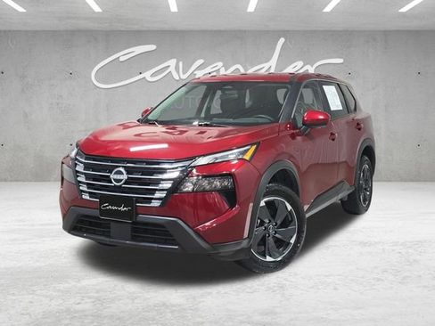 Used 2025 Nissan Rogue SV image 1