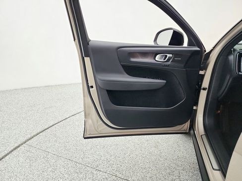 Used 2023 Volvo XC40 Recharge Ultimate w/ Protection Package Premier AWD/4WD image 25