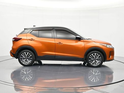 Used 2022 Nissan Kicks SV FWD image 4