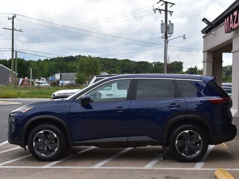 Used 2026 Nissan Rogue SV AWD/4WD image 5