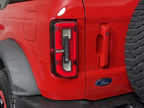 Certified 2021 Ford Bronco Wildtrak AWD/4WD image 8