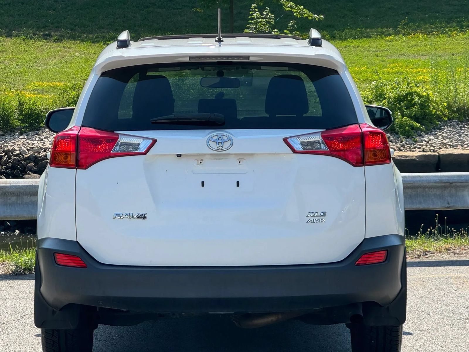 Used 2013 Toyota RAV4 XLE AWD/4WD image 8